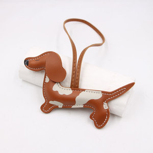 Porte-clés léger et pliable en cuir PU écologique pour chien Teckel avec impression typographique pour la décoration de sac à main - Product Image 6