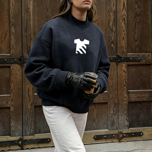 Sudadera Oversize Personalizada para Mujer con Gran Parche Bordado, 400GSM, Gruesa, Suave, de Felpa, con Cuello Alto - Product Image 4