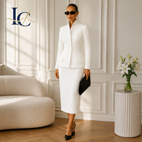 Ensemble tailleur blanc de luxe pour femme : Blazer ajusté et jupe crayon – Tenue de bureau élégante et formelle – Personnalisation OEM/ODM – Vente en gros