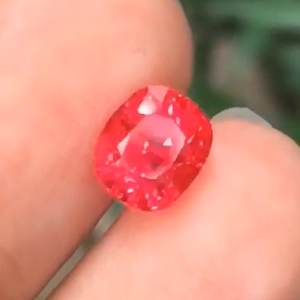 SGARIT Collezione Burma Man Sin, Gemma Rara per Personalizzazione di Gioielli Reali di Lusso, Spinello Jedi Naturale da 1,93 Carati - Product Image 2