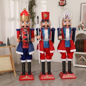 Cadeaux décoratifs de Noël faits à la main, casse-noisettes lumineux avec <span class=keywords><strong>effet</strong></span> de <span class=keywords><strong>neige</strong></span>, ornements artisanaux pour la maison et guirlandes de Noël - Product Image 2