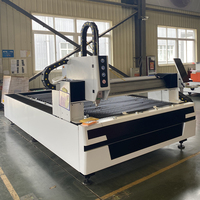 Machine de découpe laser à fibre CNC 3000x1500 avec tête laser 1500W complète, servomoteur, contrôle Cypcut et refroidissement automatique à l'eau pour tôles métalliques