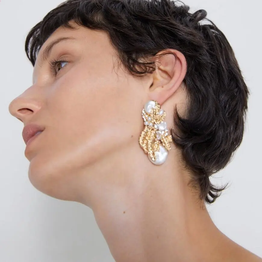 Kaimei 2022 new trending product fashion women jewelry fashion pearl rhinestone glass stone stud earrings for women jewelry