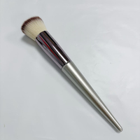Ensemble de pinceaux de maquillage professionnels de luxe pour le visage, pinceaux de fond de teint et anticernes de haute qualité, poils synthétiques, manche en bois