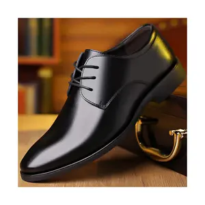 Zapatos de cuero de negocios formales para hombres con suelas blandas y zapatos de conducción negros con cordones británicos transpirables