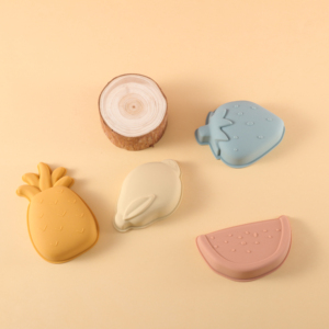 Usine en gros enfants <span class=keywords><strong>Silicone</strong></span> <span class=keywords><strong>plage</strong></span> jouets pelle <span class=keywords><strong>plage</strong></span> seau ensemble 6 pièces moderne fruits sable moules château <span class=keywords><strong>silicone</strong></span> <span class=keywords><strong>plage</strong></span> jouets - Product Image 5