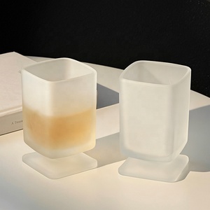 Verres à vin carrés blancs givrés personnalisés avec logo, design unique pour mariage et bureau, verres à vin <span class=keywords><strong>de</strong></span> saveur unique - Product Image 3