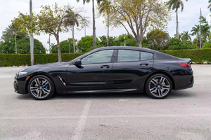 BMW Série 1 M 1W 84.0i Gran Coupe <span class=keywords><strong>E</strong></span> Turbo 6 cylindres, modèle 2024, d'occasion en excellent état, conduite à gauche, sièges en cuir, caméra de recul, kilométrage 75001-100000 - Product Image 6