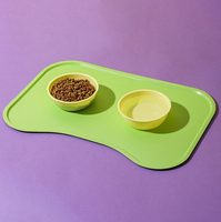 2024 Silicone résistant à la chaleur chien chat bol tapis coussinets solide motif soie alimentation accessoires silicone chien tapis d'alimentation