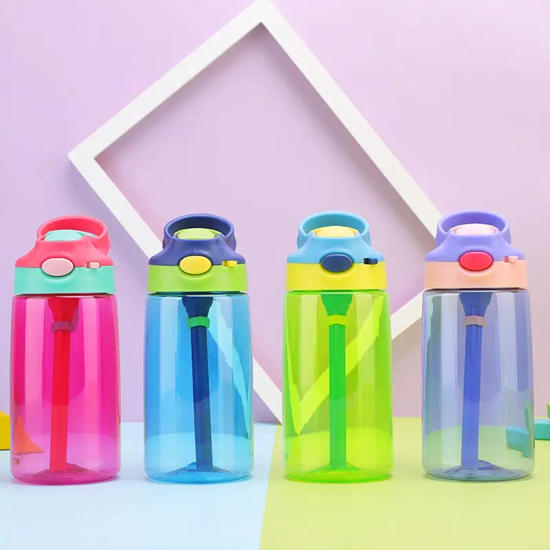 2024 all'ingrosso BPA gratis per bambini bottiglia di plastica sportiva per bambini bambini chiaro colorato tazza di acqua bottiglia con flip coperchi e paglia