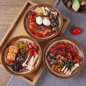Réplica a escala 1:1 de un gran plato de fideos de arroz con caracoles, un accesorio para decoración de tiendas, escaparates y para añadir ingredientes. - Product Image 1