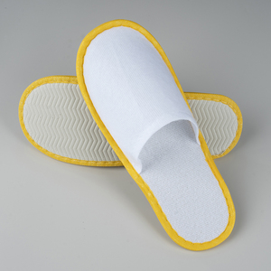 Pantuflas de Felpa Baratas Directas de Fábrica con Ribete Amarillo, Venta al Por Mayor a Bajo Precio - Product Image 4
