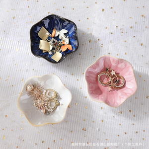 จานใส่เครื่องประดับเซรามิกรูปดอกไม้หลายลายสำหรับจัดเก็บแสดงภาพประกอบอุปกรณ์ถ่ายภาพเคลือบสไตล์ญี่ปุ่น - Product Image 1