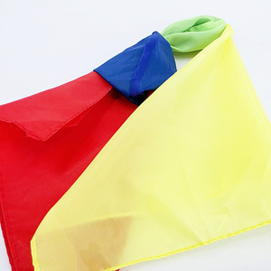 Pañuelo de seda que cambia de cuatro colores, accesorios mágicos mini Kingmagic al por mayor, juguetes para niños y actuaciones interactivas - Product Image 4