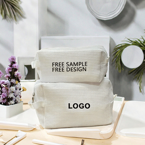 Trousse de Maquillage de Voyage Personnalisée avec Logo, Initiales, Texture Gaufre Blanche, Fermeture Éclair en Coton, Petit Format Élégant - Product Image 2