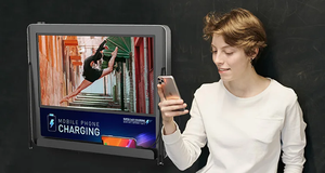 Pantalla Publicitaria IZA de 21.5 Pulgadas 2026 con Software de Señalización Preinstalado, Estación de Carga Móvil, Cargador de Celulares - Product Image 3