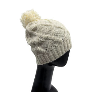 Gorro Deportivo Unisex de Punto de Primera Calidad con Parche de Cuero, Impresión de Silicona, Material Acrílico/Lana/Nylon, Diseño de Trenzas - Product Image 1