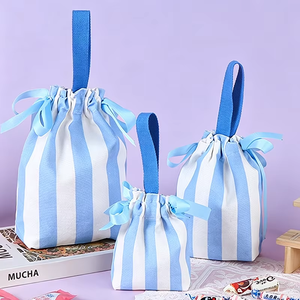 Bolsa de Regalo Reutilizable de Lona a Rayas, Tamaño Mediano, Resistente, con Asa de Transporte, Ecológica, para Regalos de Baby Shower y Fiestas de Cumpleaños - Product Image 3