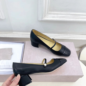 Zapatos de Tacón Alto Tipo Mary Jane de Cuero Negro para Mujer con Detalle de Perlas y Tacón Cuadrado - Product Image 1