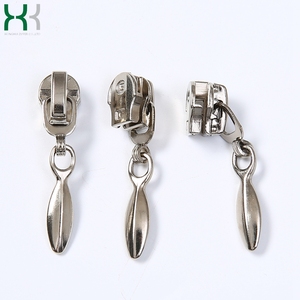 Tirador de lágrima deslizante de bloqueo automático invertido de nailon n. ° 5 personalizado al por mayor, tirador de cabeza de cremallera de aleación de zinc, tirador de cabeza de bloqueo de cremallera - Product Image 3