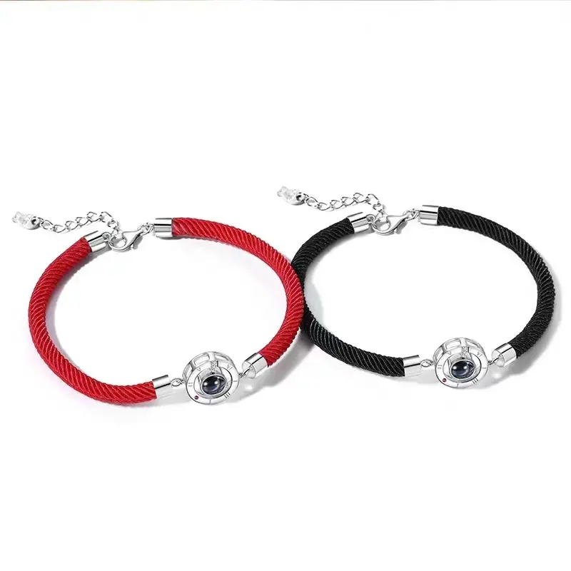 Pulsera trenzada con recuerdo de amor para hombres y mujeres, brazalete de cuerda trenzada roja y negra, con proyección de "amo a ti", 100 idiomas