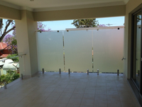 Clip en acier inoxydable poli miroir haut de gamme pour balustrade sans cadre, système de mur en verre pare-vent pour villa de luxe et terrasse