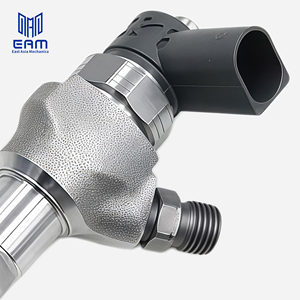 Iniettore Carburante Common Rail Diesel 0445110639 04L130277AA Valvole di Iniezione per VW Golf/Passat/<span class=keywords><strong>Tiguan</strong></span>/Arteon Audi A3 Skoda <span class=keywords><strong>2.0</strong></span> <span class=keywords><strong>TDI</strong></span> - Product Image 3