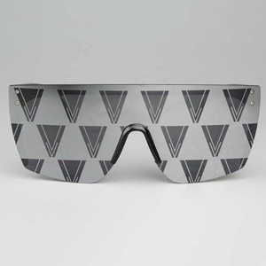 <span class=keywords><strong>Lunettes</strong></span> <span class=keywords><strong>de</strong></span> soleil design <span class=keywords><strong>de</strong></span> luxe en gros 2025 <span class=keywords><strong>lunettes</strong></span> <span class=keywords><strong>originales</strong></span> <span class=keywords><strong>lunettes</strong></span> d'extérieur nuances Pc cadre géométrique classique dame miroirs femmes homme - Product Image 2