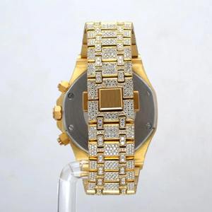 Reloj de Acero Inoxidable Chapado en Oro con Diamantes VVS de Alta Demanda para Reuniones de Negocios y Uso en la Oficina, Disponible en Grandes Cantidades - Product Image 3