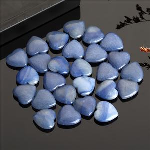 Vente en gros de cristal de cœur d'aventurine bleue, pierre naturelle polie pour la décoration intérieure unique et les cadeaux de vacances - Product Image 2