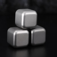 Glaçons réutilisables en titane pur et pierres à whisky avec surface sablée/cristalline et option de logo personnalisé