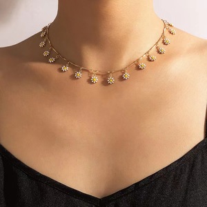 Collar de pétalos de flor de margarita, aleación de zinc, estilo bohemio, gargantilla, joyería de moda para fiestas - Product Image 4