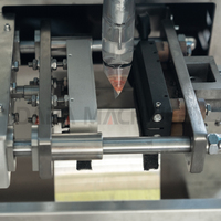 Machine d'emballage de sachets à trois soudures pour sauce tomate et pimentée à grande vitesse, capacité de remplissage de 10 à 65 sachets/min