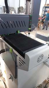 Machine <span class=keywords><strong>de</strong></span> fraisage et <span class=keywords><strong>de</strong></span> perçage CNC à tête unique <span class=keywords><strong>de</strong></span> petite taille 600 mm, routeur CNC pour la fabrication <span class=keywords><strong>de</strong></span> <span class=keywords><strong>profil</strong></span>és en aluminium, fenêtres et portes - Product Image 6