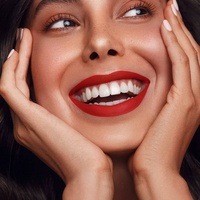 Gloss à lèvres personnalisé, haute pigmentation, longue tenue, brillant, hydratant, enrichi en vitamine C et minéraux, sans produits chimiques, sans cruauté, végétalien, marque privée 100+