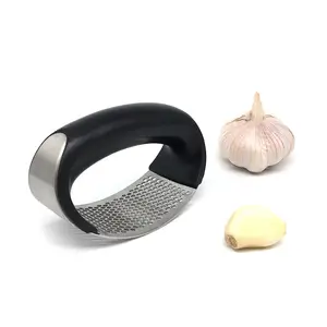 Free Samples Vegetable Tools New Innovative Garlic Crusher for Smash Garlic Good Grips Soft-handled Garlic Press Stainless Steel