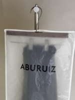 Sacs à vêtements écologiques personnalisés avec texture à pois pour le rangement des pantalons et l'emballage des vêtements