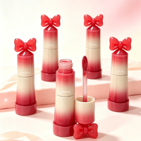 Gloss à lèvres crémeux au design nœud papillon, fini velours doux, non collant, résistant à l'eau, idéal pour le maquillage quotidien des lèvres des filles