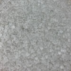 Flocons de bouteilles PET recyclées 100 % transparentes de qualité supérieure pour la fabrication de haute pureté, matériau robuste et durable pour le moulage de fibres - Product Image 1