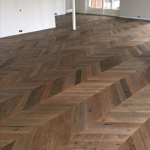 Parquet contrecollé FSC en chêne sableux multicouche, qualité ABC, résistant à l'usure, système T&G, 15 mm, finition UV, motif chevron, pour intérieur - Product Image 1