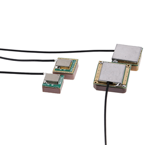 Mini antenne interne en céramique 1575.42MHz 28dBi GPS - Product Image 3