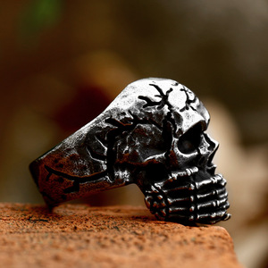 SS8-1094R neue Art Edelstahl Schädel Ring Biker Hand Knochen Ring Cool Hip Hop Finger Herren Ring Gothic Schmuck - Product Image 3