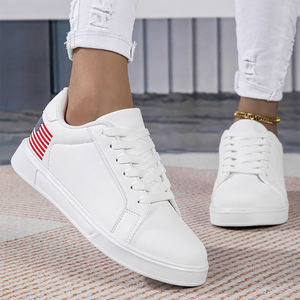 Logo personnalisé Vente en gros Chaussures de skateboard de style américain usagées avec drapeaux des États-Unis pour la marche Baskets décontractées blanches pour femmes et hommes - Product Image 5