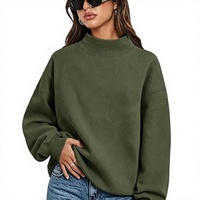 Sweat-shirt en molleton oversize bleu clair à col montant contrastant pour femme, avec épaules tombantes et manches longues, idéal pour la détente