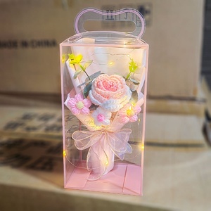 Ramo de Rosas y Girasoles Artificiales Hechos a Mano con Ganchillo, Ramo Moderno de Hilo, Jardín 1987, Caja de Regalo para el Día de la Madre - Product Image 4