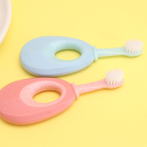 <span class=keywords><strong>Brosse</strong></span> à dents pour bébé, taille standard, très vendue, mignonne, poils en nylon doux, colorée, facile à tenir, poignée antidérapante en TPE, pour usage domestique - Product Image 3