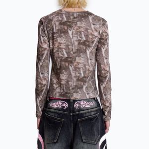 เสื้อยืดแขนยาวพิมพ์ลายโลโก้แบบ DTG ทรงเข้ารูปสำหรับผู้ชาย แฟชั่นสตรีทแวร์สไตล์วินเทจ ผ้าเจอร์ซีย์คอตตอนลายพรางวูดแลนด์ - Product Image 5