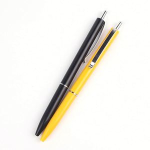 Stylo bille publicitaire fin en plastique de haute qualité, jaune/noir, personnalisable avec logo imprimé - Product Image 1