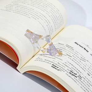 Segnalibro in Resina Trasparente con Fiori Secchi, Segnalibro Artistico in Resina Epossidica per Libri, Regalo Decorativo per la Lettura - Product Image 4