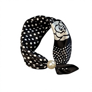 Wholesale Printed Paisley Bandanas Soft Cotton Neck Scarves <b>Head</b> <b>Wraps</b> for Fashion and Outdoor Activities - Product Image 1